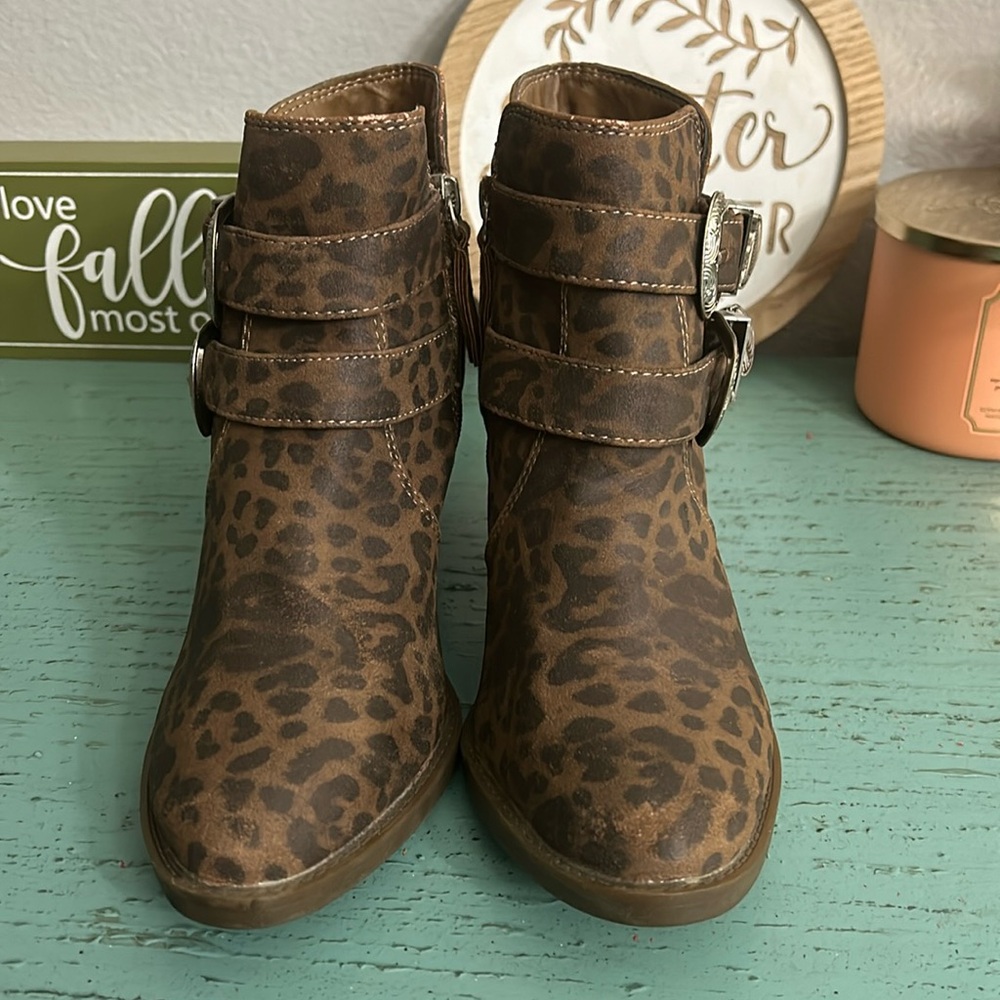 True Craft Boots SZ 7